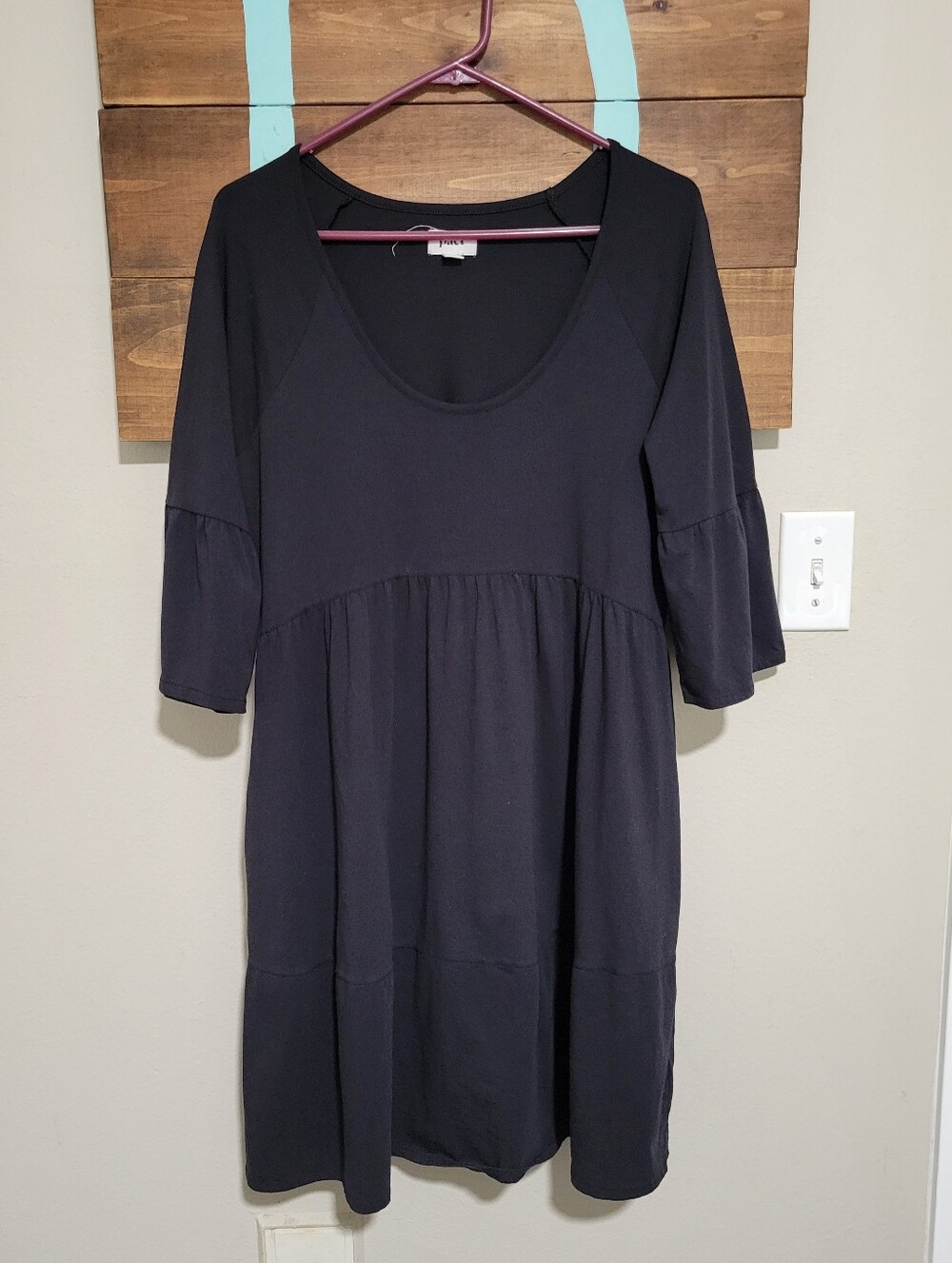 Pact Black Organic Revive Flutter Sleeve Scooped Neck Sustanable Casual Dress M